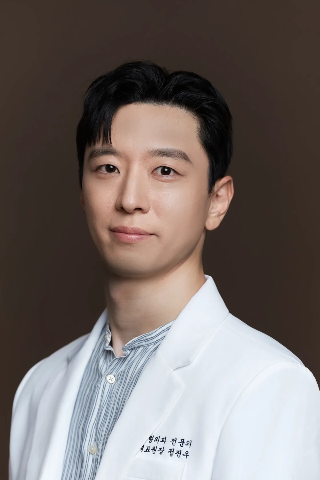 Chief Director Jung Jinwoo 의료진 사진